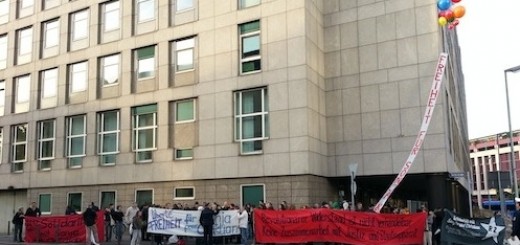 Kundgebung vor dem ersten Prozesstag gegen Sonja und Christian am 21.09.12